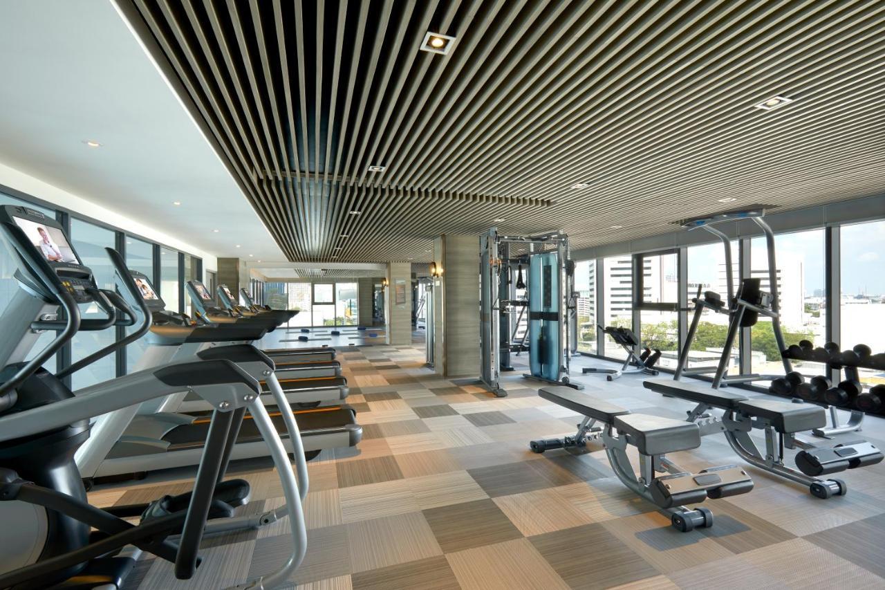 Somerset Rama 9 Bangkok Exteriör bild The gym at the 1018 building